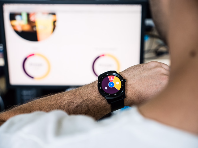 smartwatch-interaction