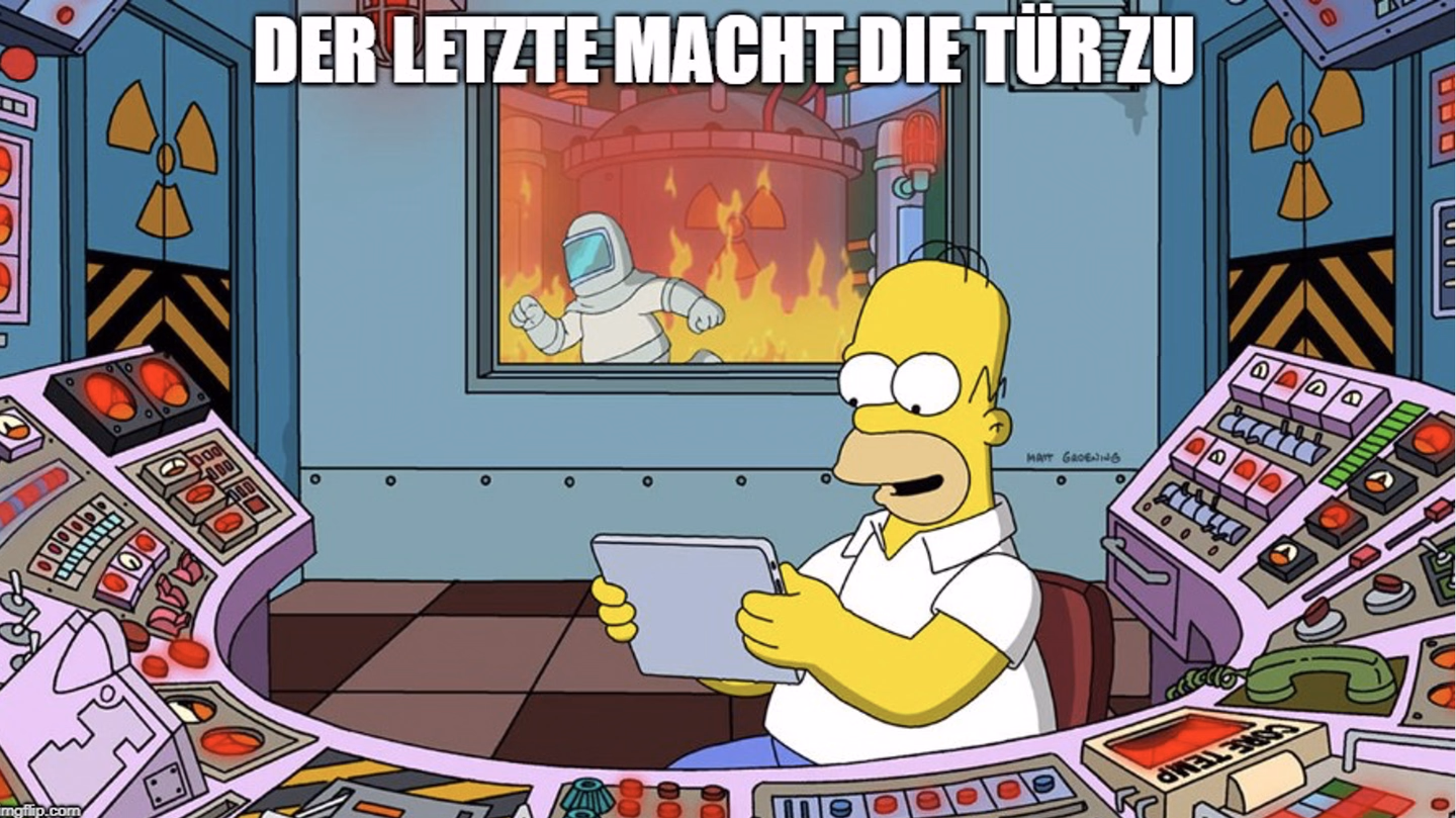 Homer Simpson am Tablet mit Kontrolle über Tür